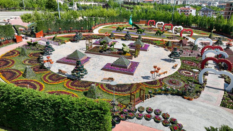 Türkiye'de daha büyüğü yok! Selçuklu Çiçek Bahçesi yeniden kapılarını açtı 8